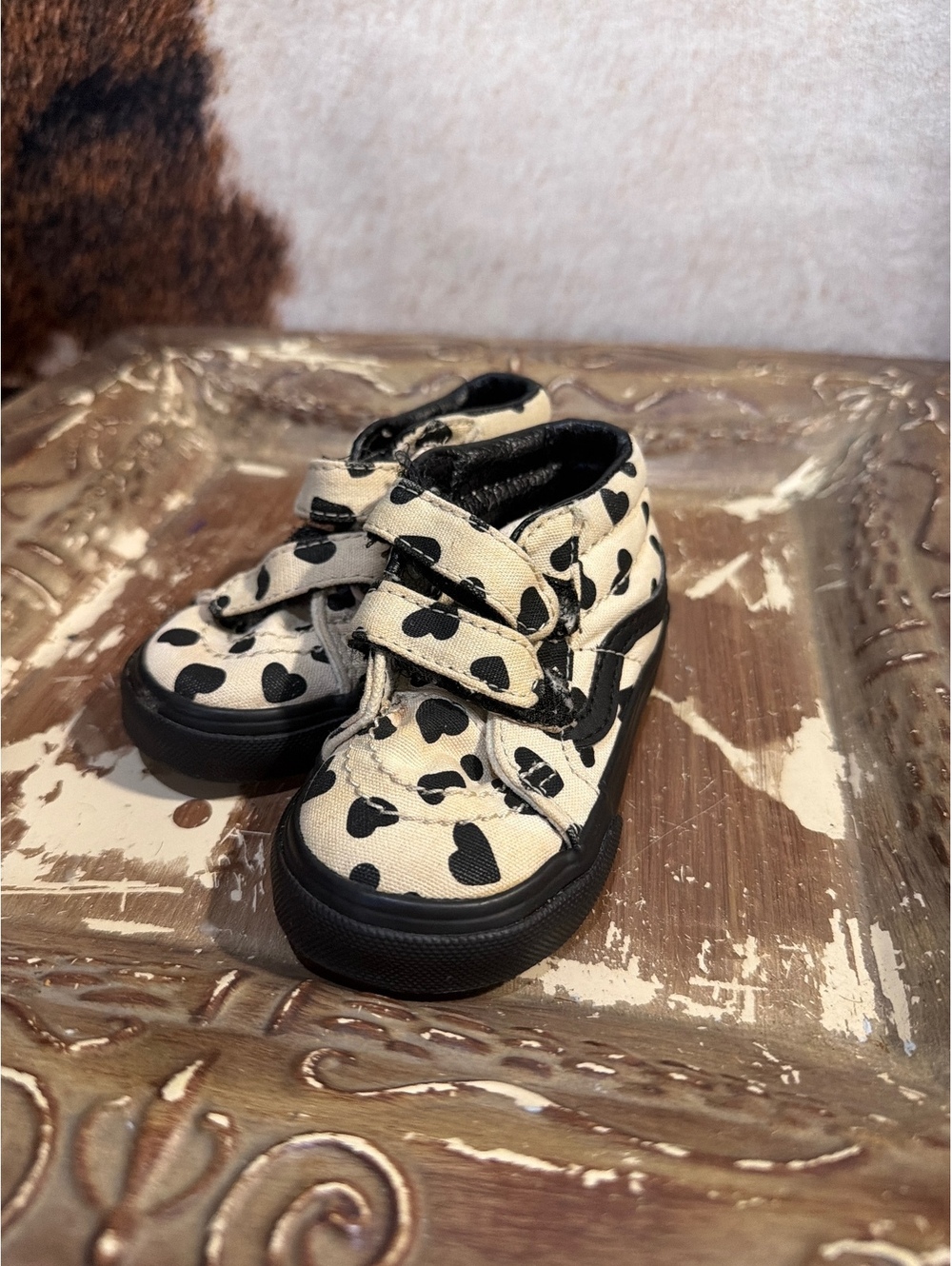 Vans Baby Toddler Heart Print Velcro Sneakers Size 7.5